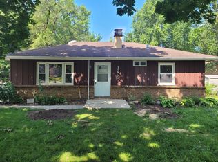 1200 Diamond Lake Rd, Mundelein, IL 60060