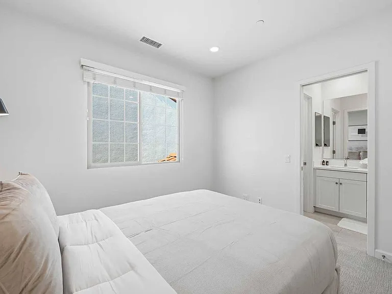 197 Augustine — Photo 24