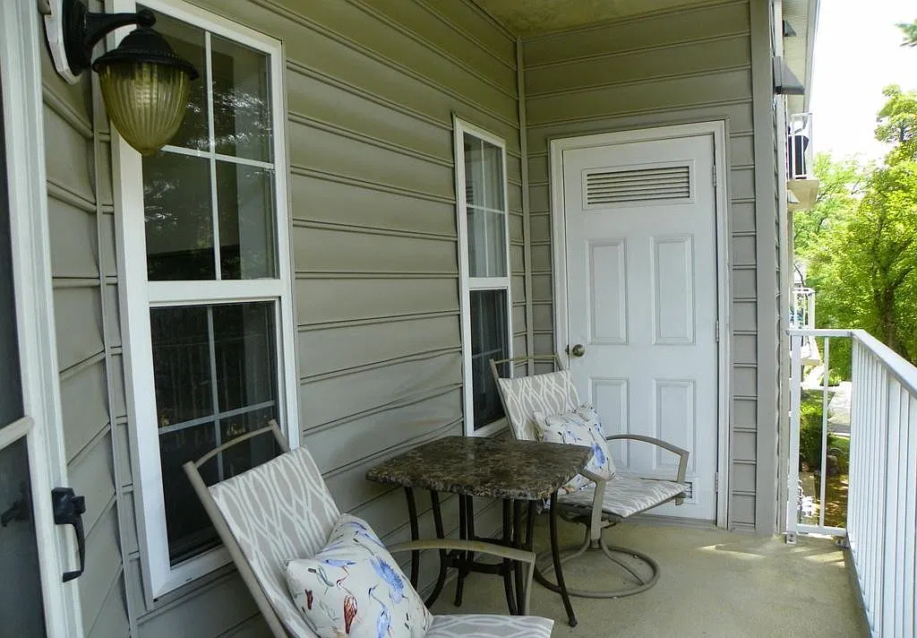 2 bed, 1107 sqft, $1,950 — Photo 4