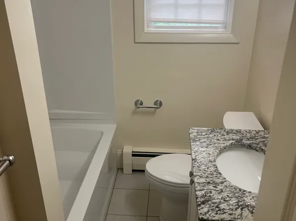 21 Sherwood Dr APT 1, Walpole, MA 02081