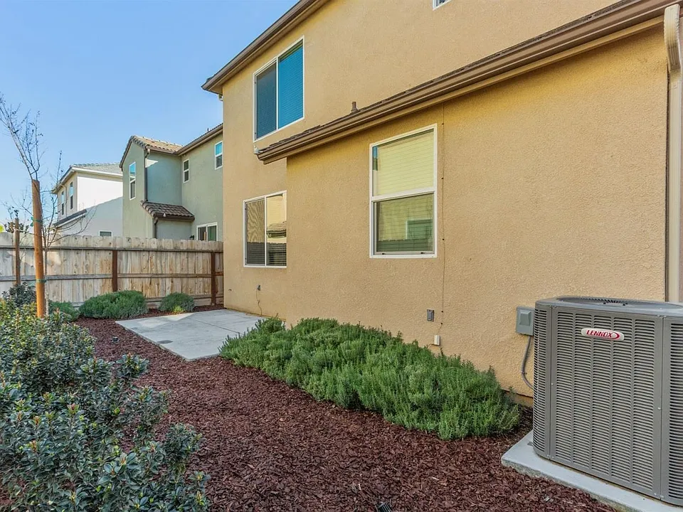 1332 Joy Dr