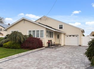 166 Pratt Street, West Babylon, NY 11704