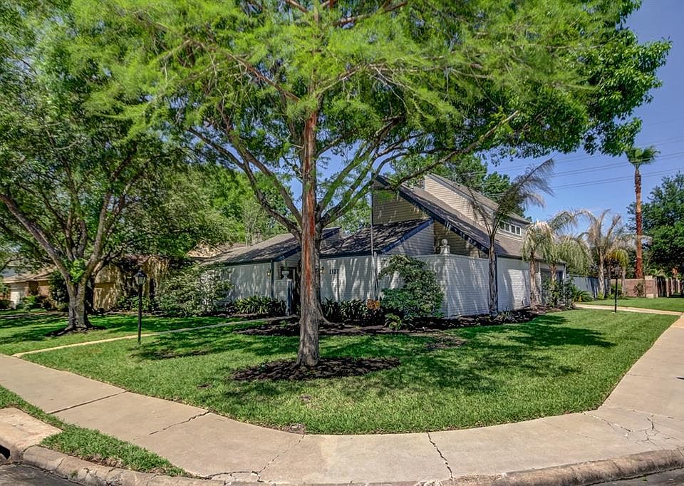 1st image of 1127 Coachlight Dr