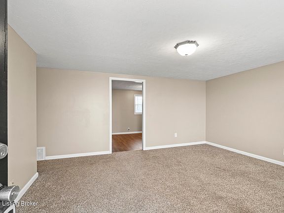 2nd image of 2274 Hempridge Rd