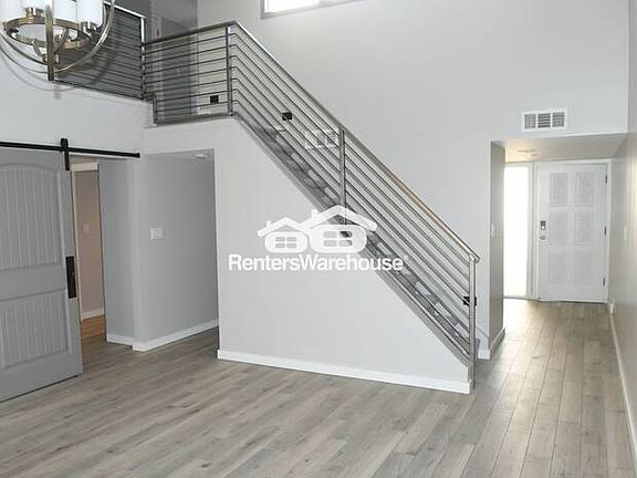 4th image of 15 E Loma Ln