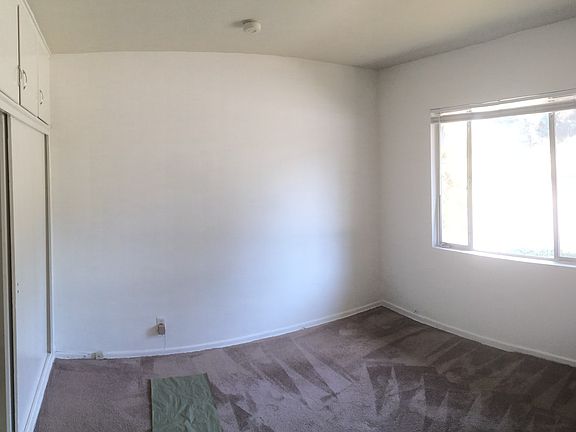 4th image of 667 E Queen St APT 2