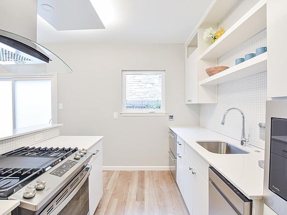 3rd image of 5005 Lynnwood St APT B