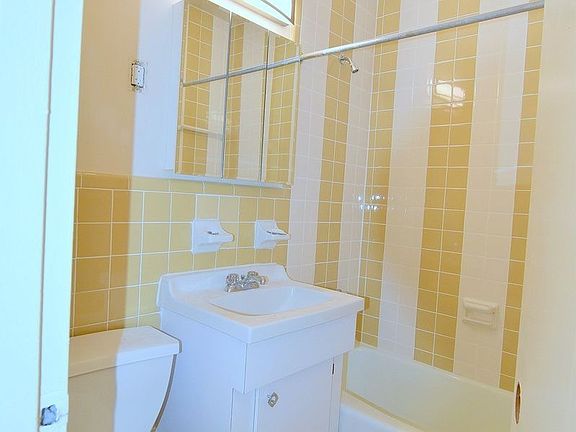 5th image of 59 W 76th St APT 6F