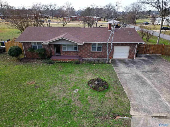 1409 N Houston St, Athens, AL 35611