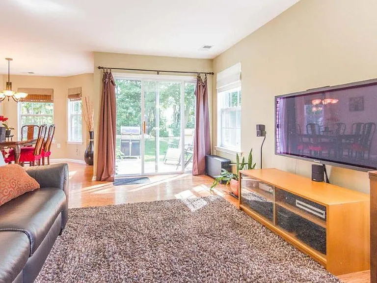 1 Saratoga Ct — Photo 23