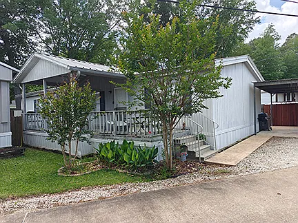 3 bed, $1,375 — Photo 1