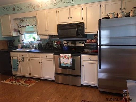 2nd image of 1168 Laural Ln