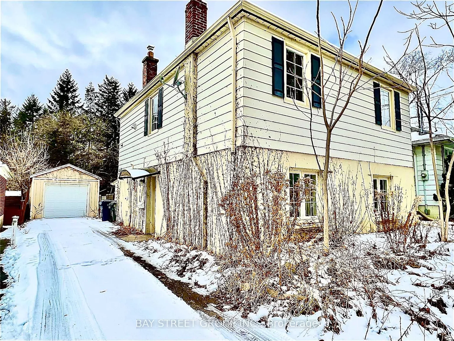 316 Willowdale Ave photo 1