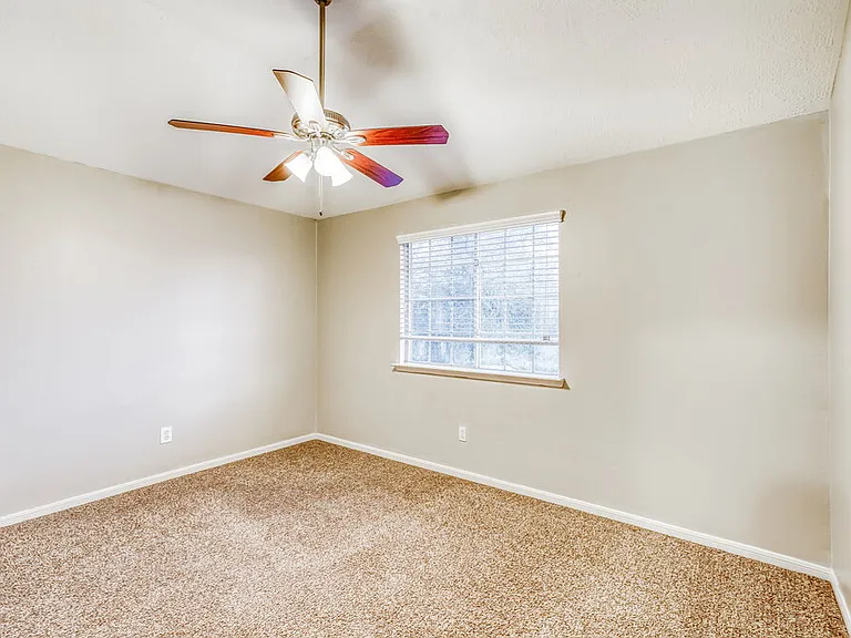 15303 Goodman St — Photo 15
