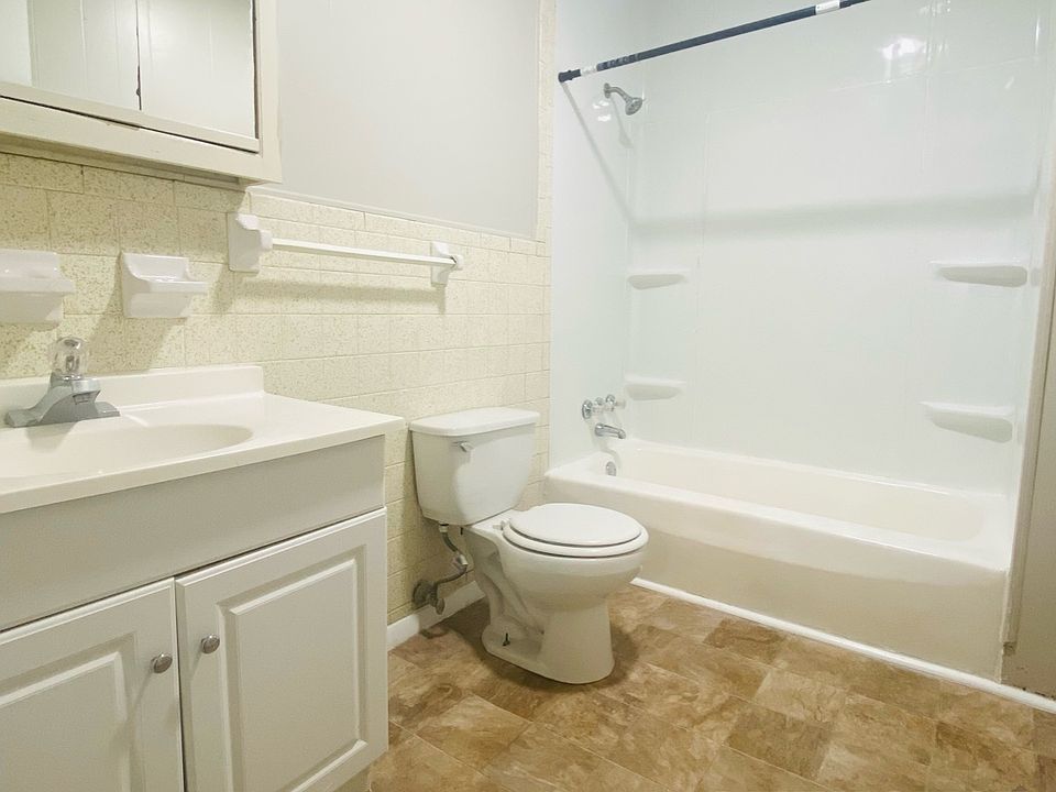 1st image of 6920 Wilson Dr #8