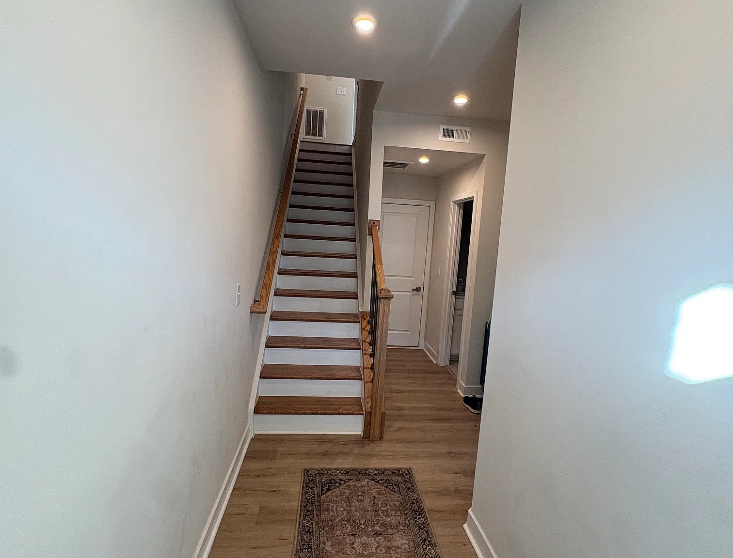 4 bed, 4.5 bath, 1534 sqft, $3,399 — Photo 2