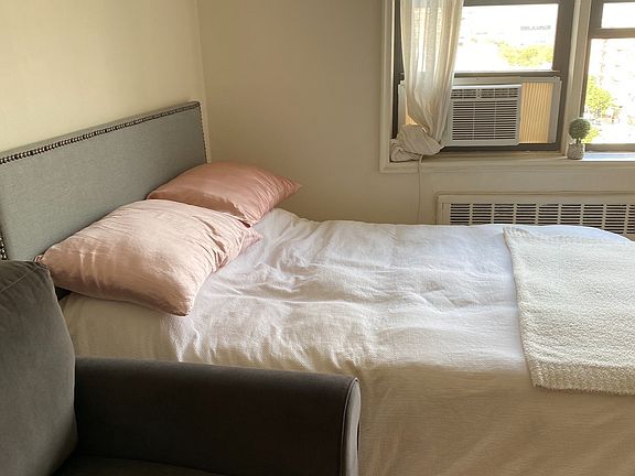 3rd image of 35 Eastern Pkwy APT 5J