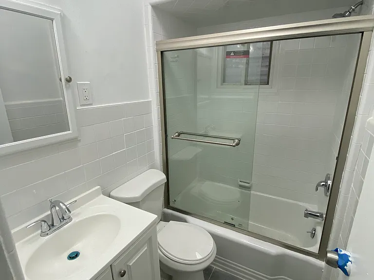 92 Romaine Ave #2 — Photo 6