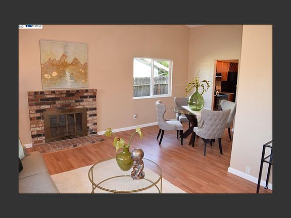 5th image of 939 Walnut Dr