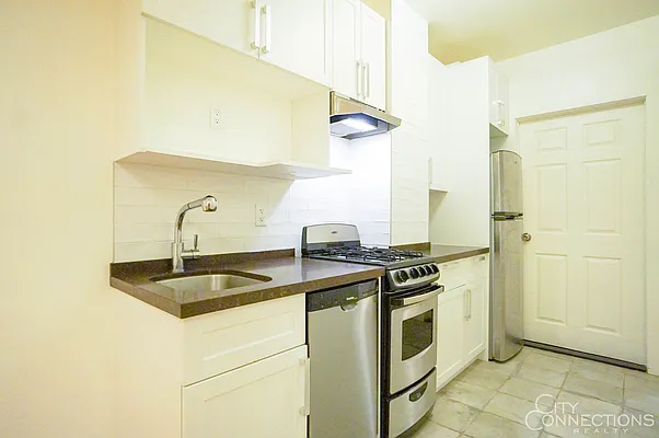 Rented by City Connections Realty | media 34