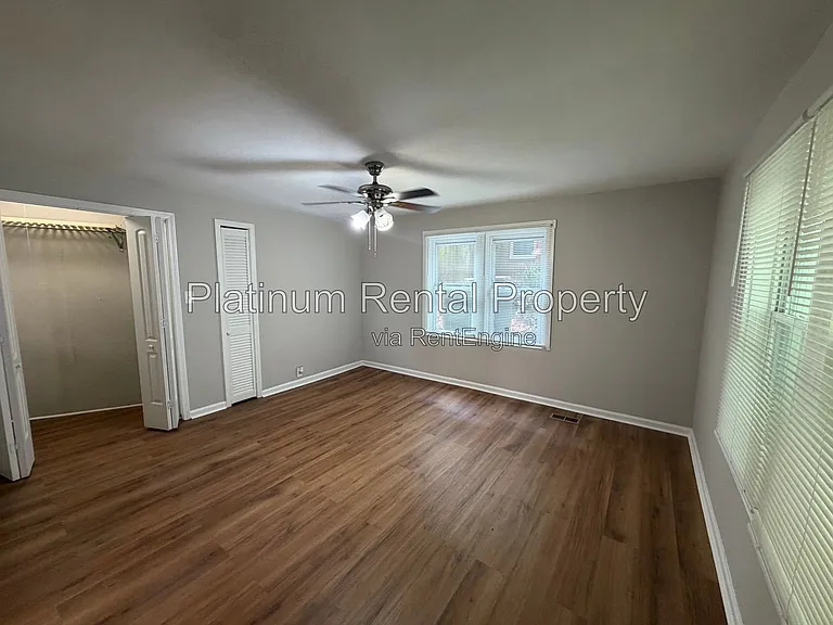 3224 Forrest Hills Dr SW — Photo 16
