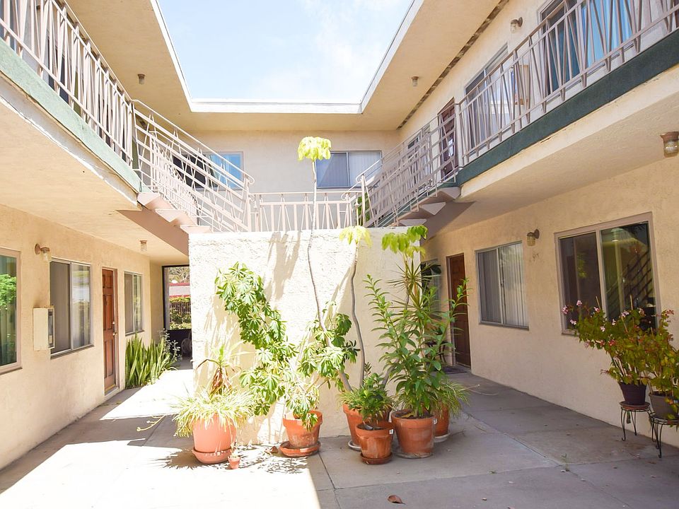1st image of 1700 Ventura Blvd #2C