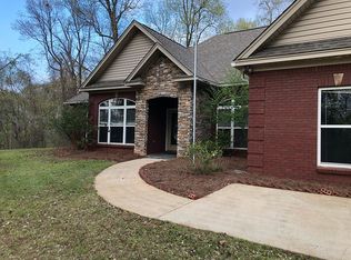 240 Jasmine Ridge Rd, Wetumpka, AL 36093