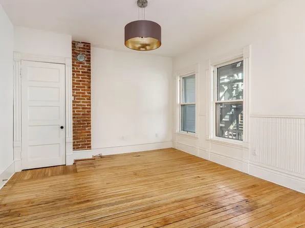 32 Orchard Ter #1B, Burlington, VT 05401