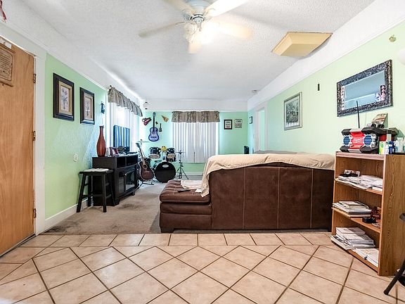 4th image of 414 W Cameron Street