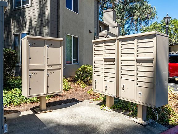 5th image of 2005 San Jose Dr Unit 123