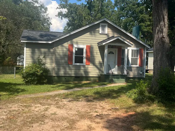 111 Elizabeth St, Griffin, GA 30223