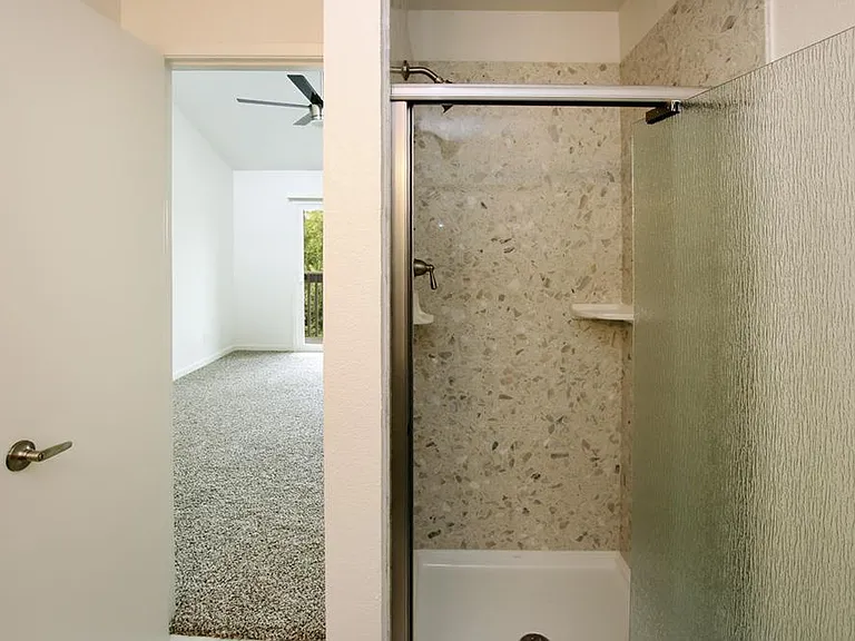 1702 Dolphin Dr — Photo 9