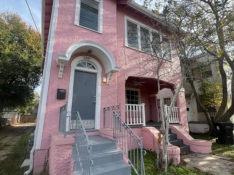 2205-2207 Broadway St — Photo 1