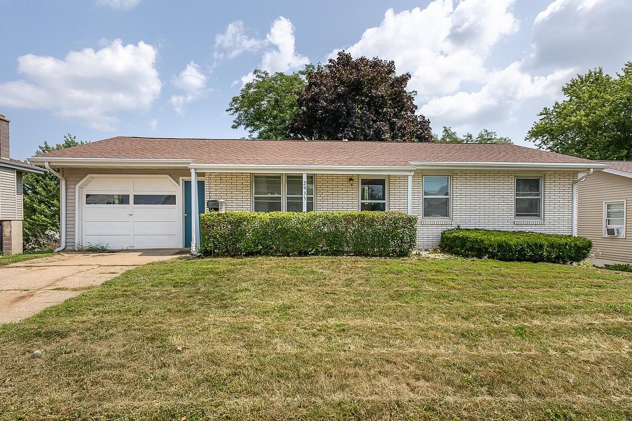 2935 Indiana Ave, Dubuque, IA 52001 | Zillow