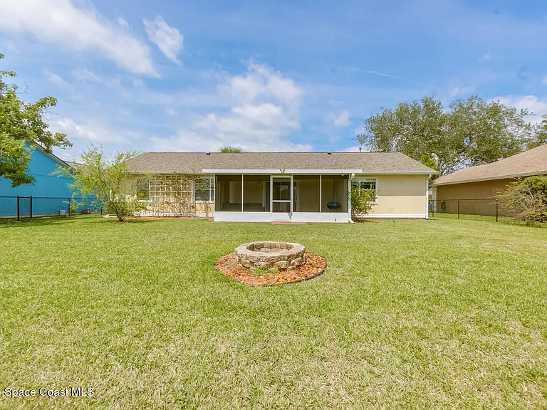 4361 Silver Lake Dr — Photo 32