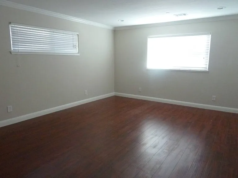 4100 Williams Rd #3 — Photo 4