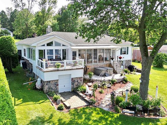 2nd image of 54 Gravelly Point Dr