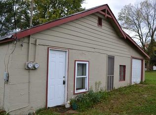 1034 E 6th St, Greenfield, IN 46140