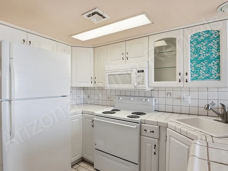 89 Acoma Blvd N #18 — Photo 6