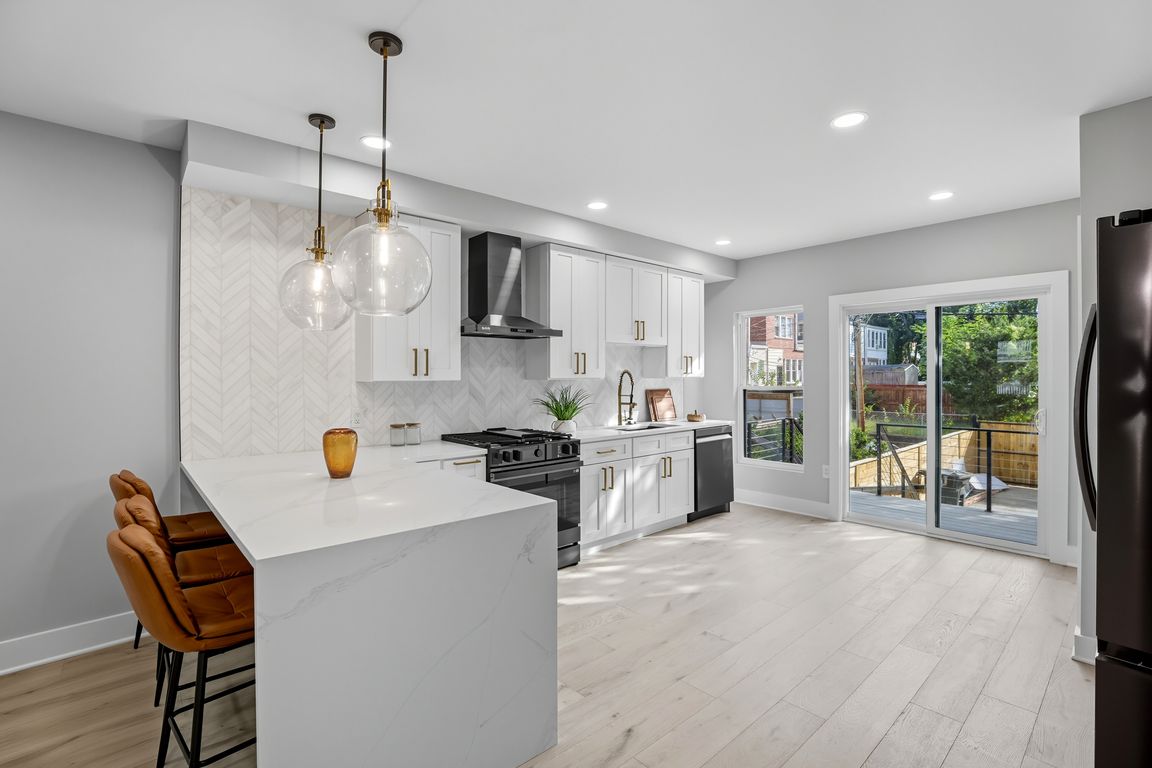 next background image