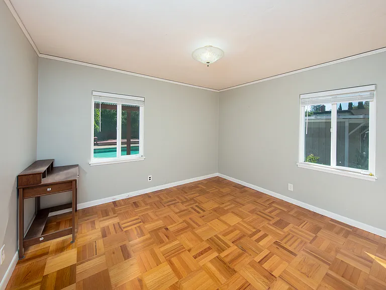 330 Beverly Ave — Photo 21