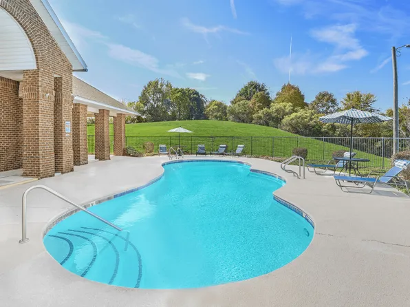 Oak Crest Apartments