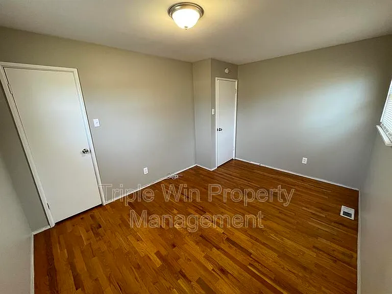 1895 Curtis Ct — Photo 21