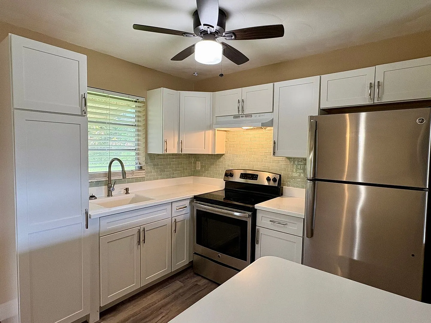 2/1/1 in Stuart--Beautiful kitchen & fenced yard! — Photo 2