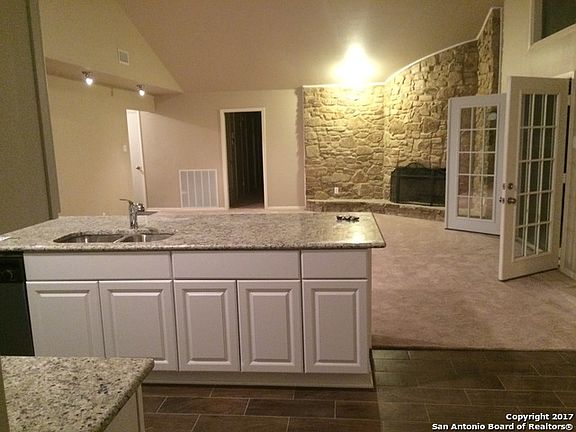 5th image of 358 Kimberly Dr