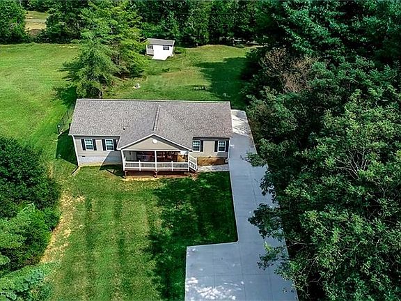 4th image of 5080 Fox Hill Ln