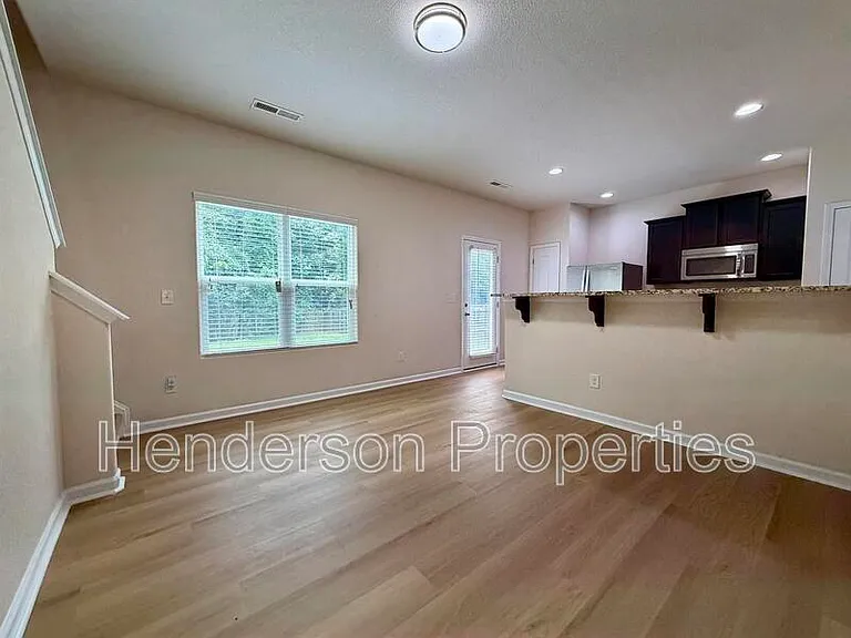 3122 Riley Ave — Photo 5