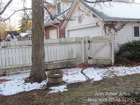 5th image of 1101 W Cross St