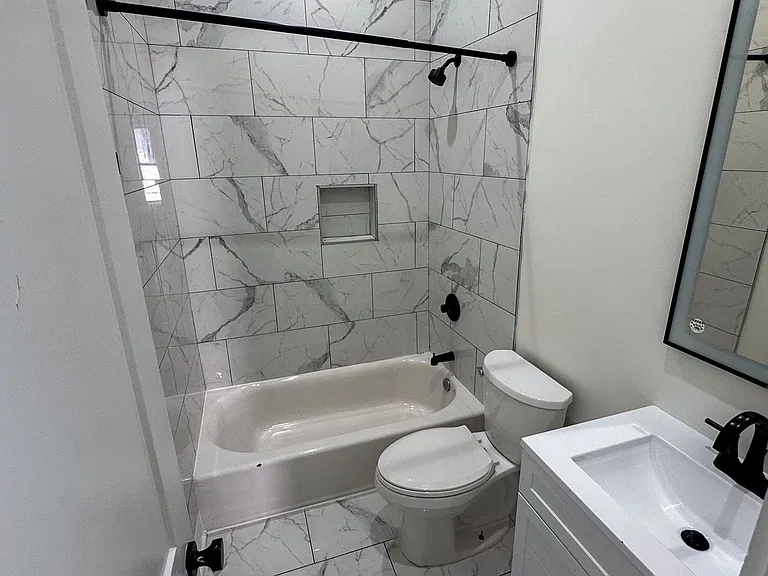 636-638 640 Audubon St #7712 — Photo 9