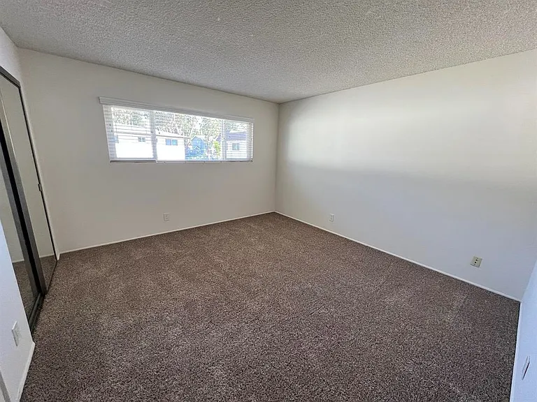 240 Mathilda Dr #D — Photo 11